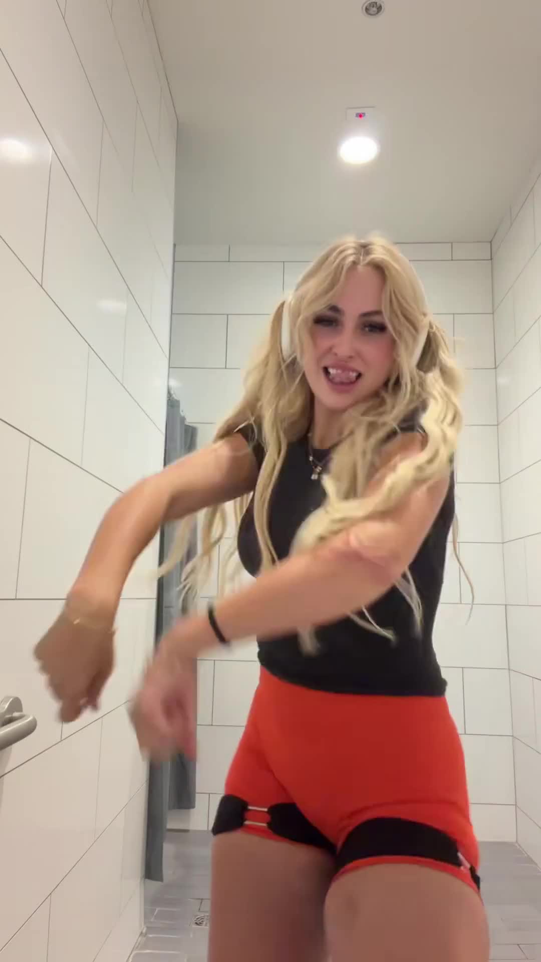 @angelahall1280