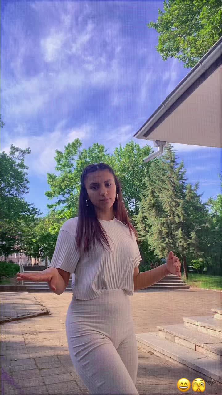 @🖤