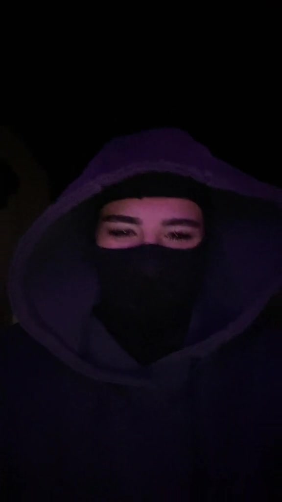 @╰‿╯