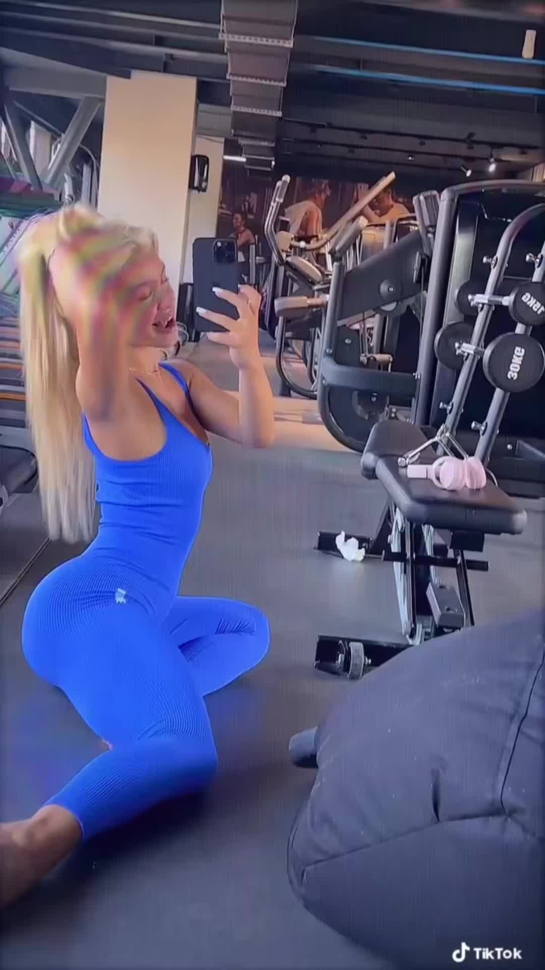 @Emaaxx