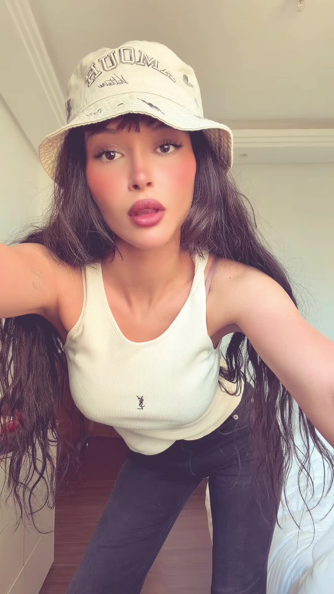 @Azza_Slimene عزة سليمان👽