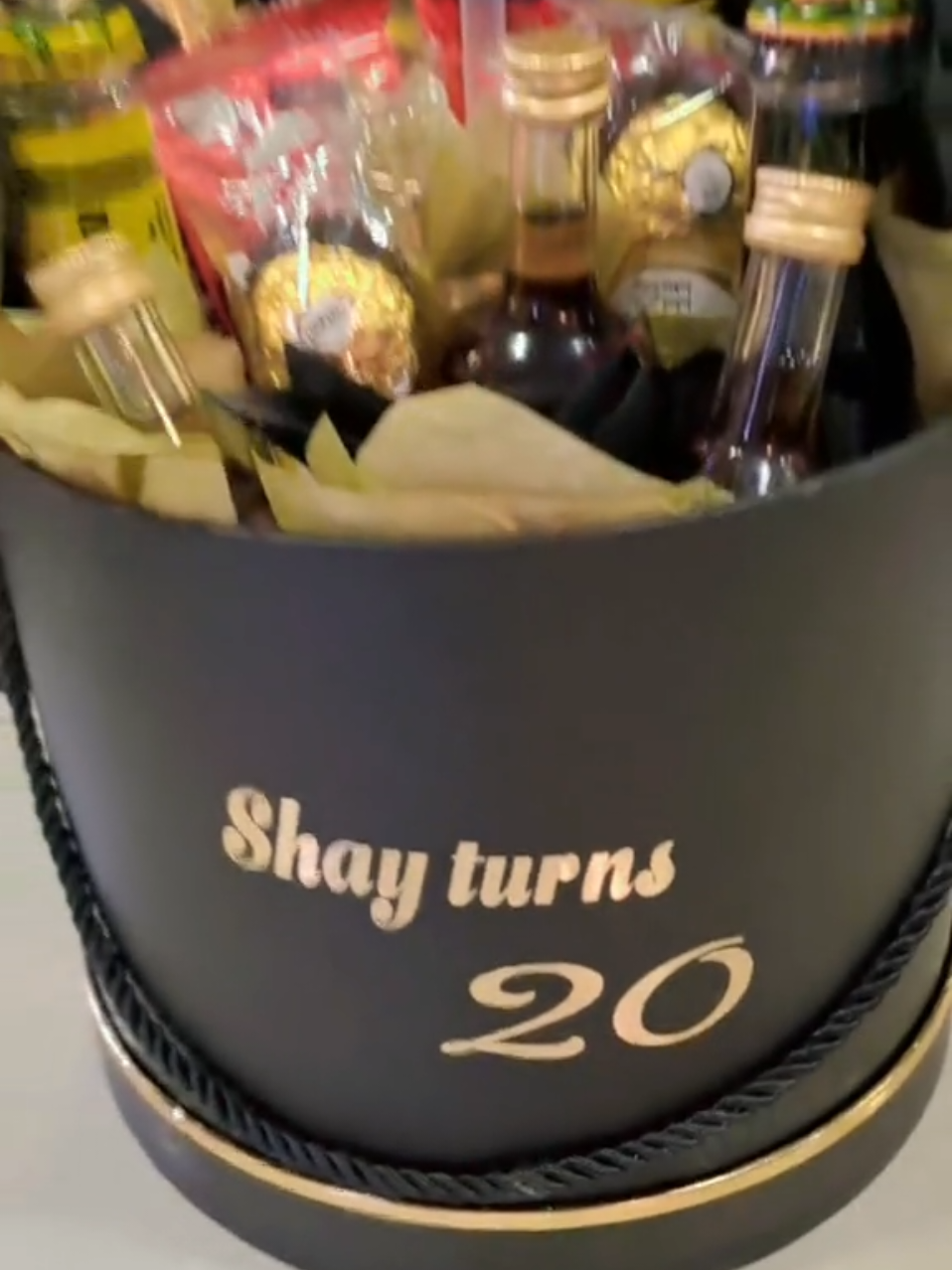 @Gifthub123
