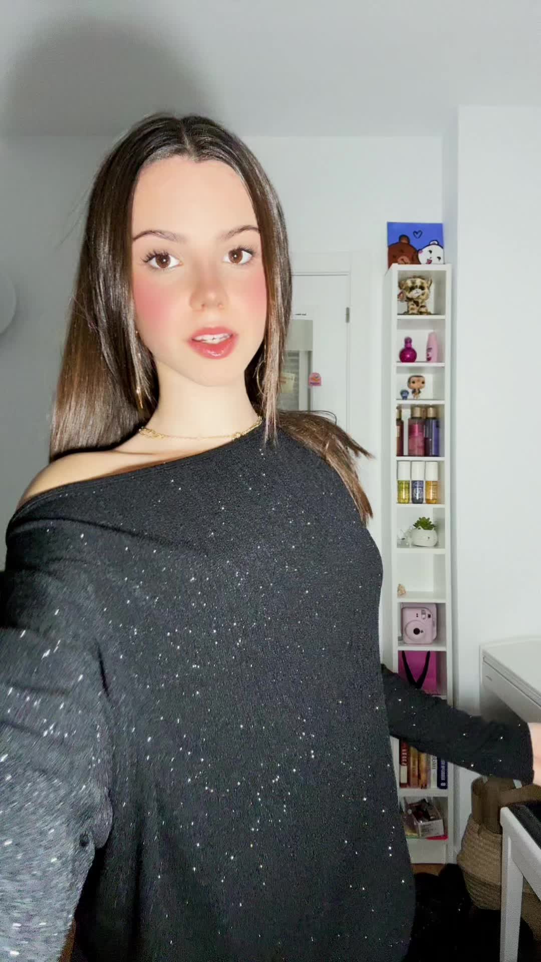 @𝐍𝐨𝐫𝐚 𝐒𝐨𝐥𝐞𝐫