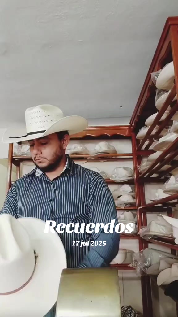 @Adrian hats (Polo El Ranchero)