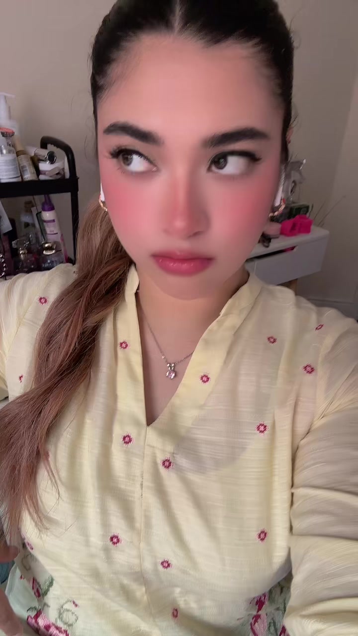 @Areeba 🌸