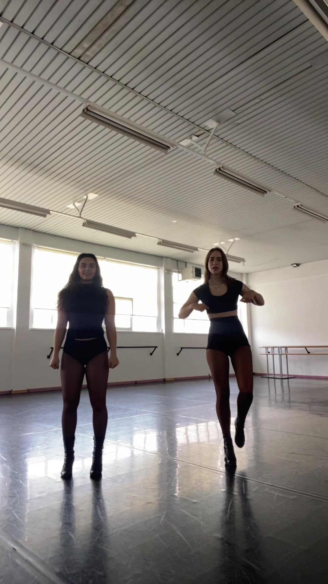 @caro_kovacs