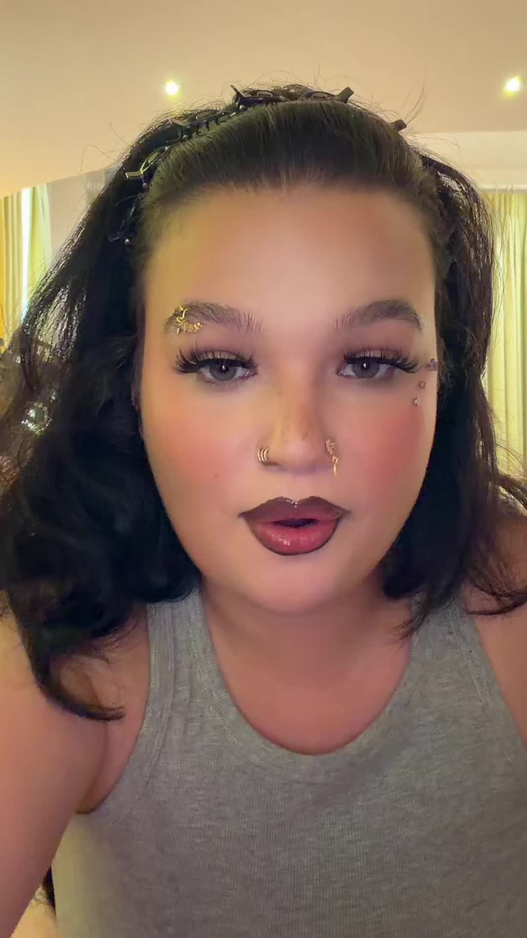 @lolayounggg