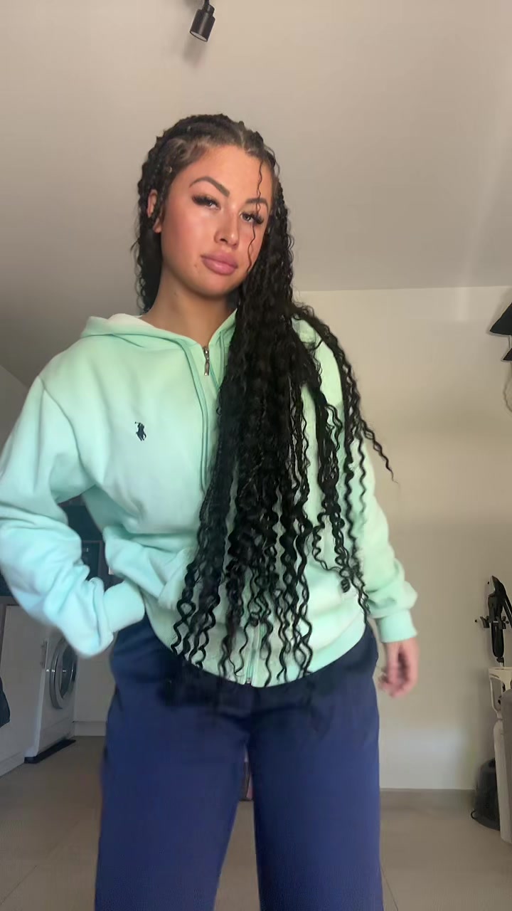 @selyya