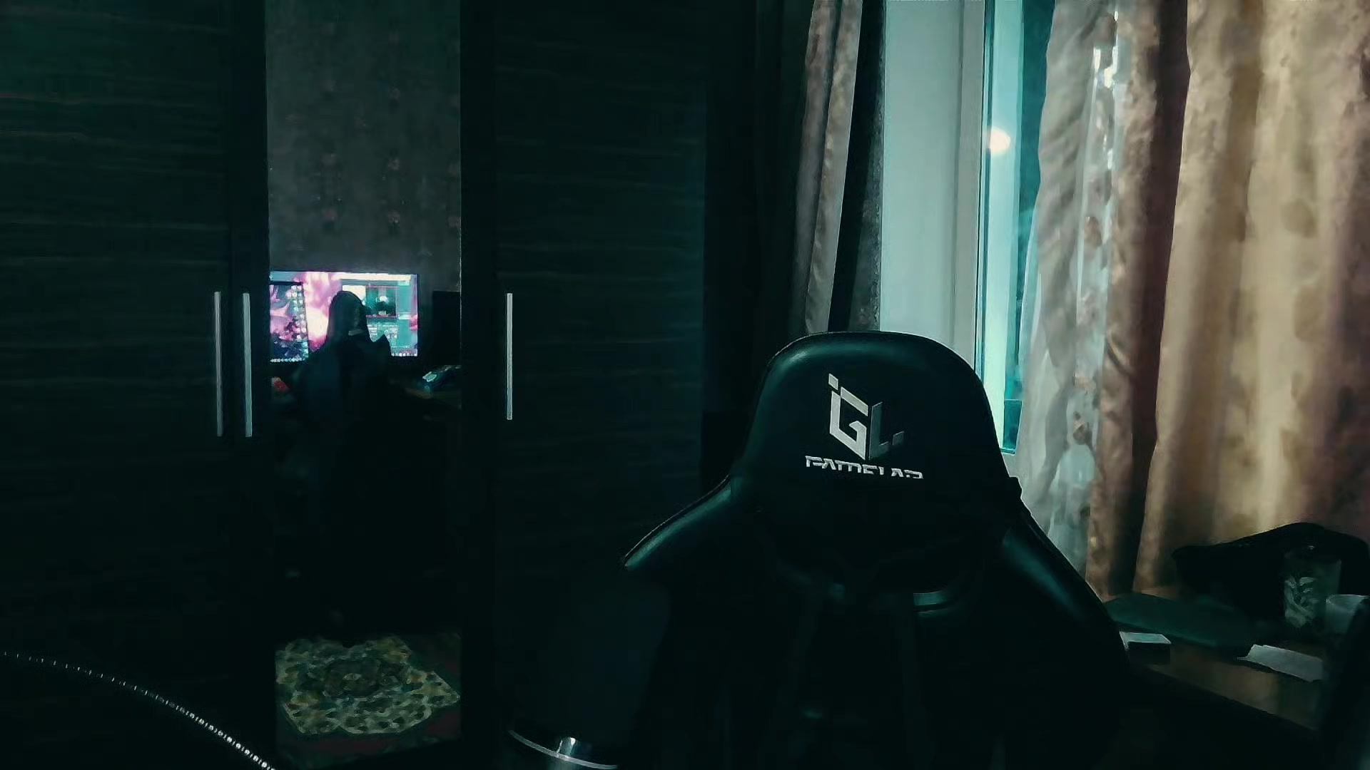 @Снейзу🎭