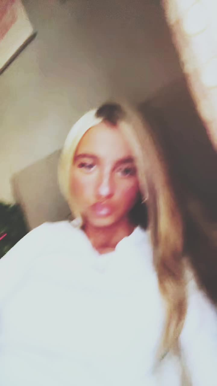 @erinorowe