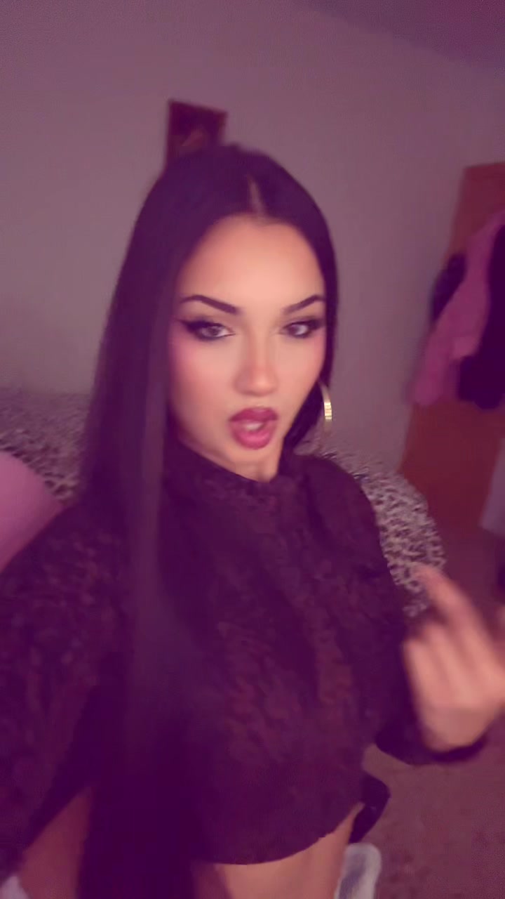 @𝕲𝕷𝕺𝕽𝕴𝕬👑