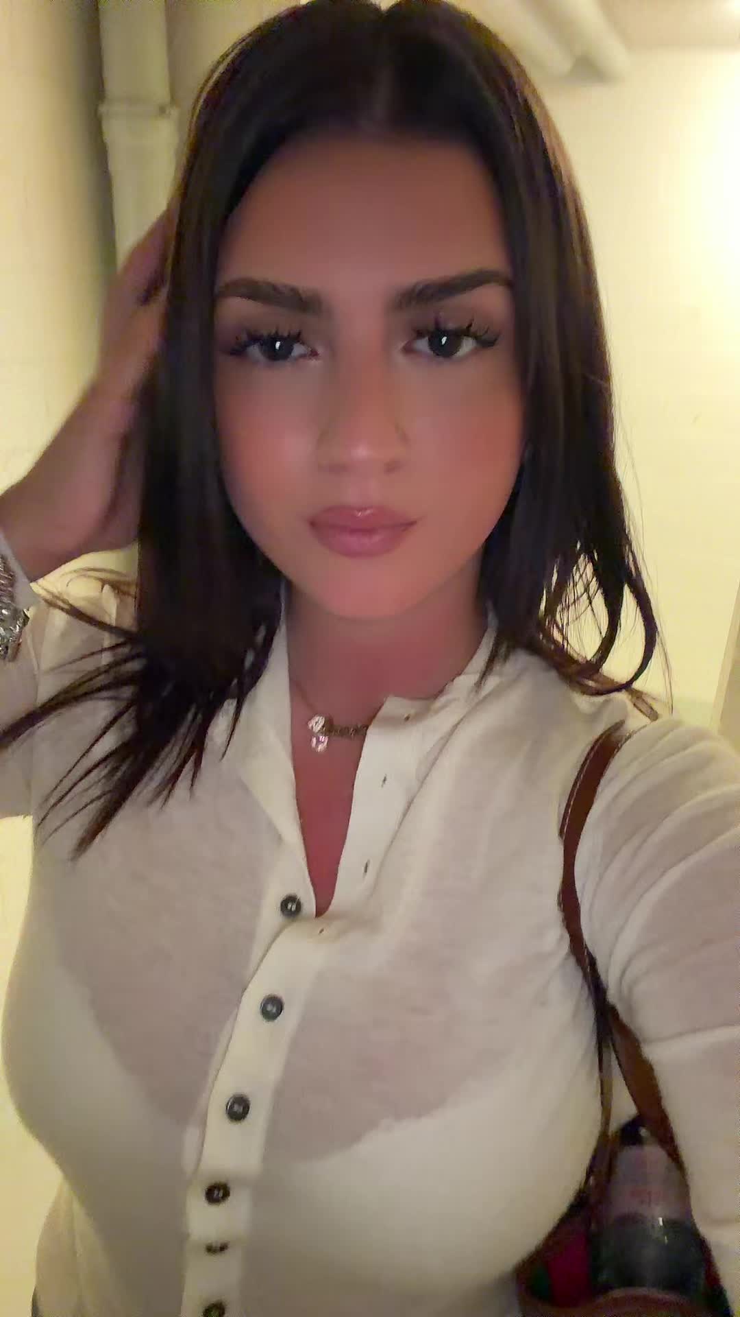 @🐚
