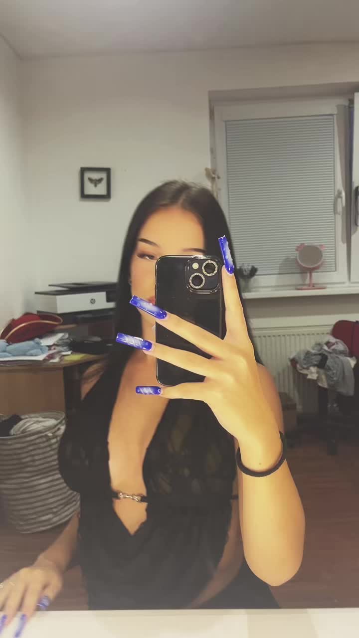 @๐ฅ๐๐๐๐ข๐๐ธ๐ป