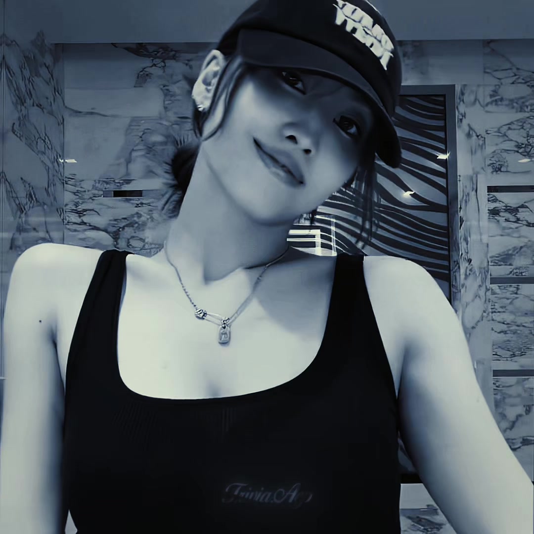 @✮