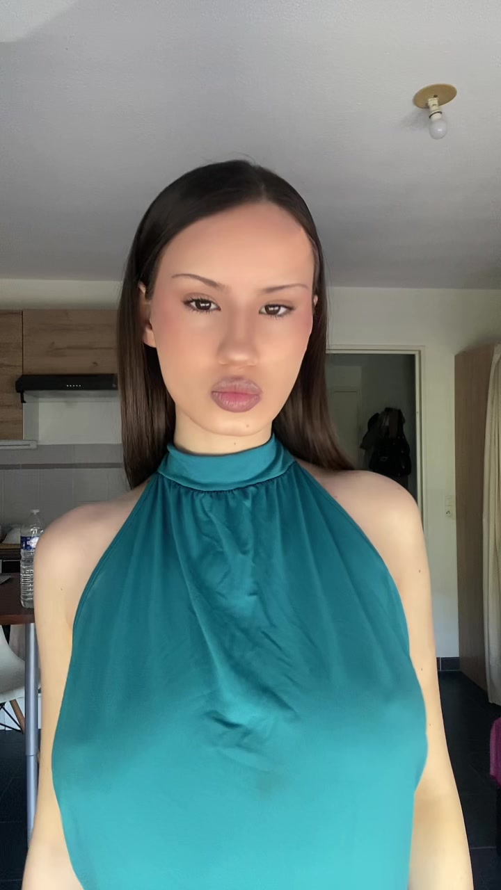 @Bella