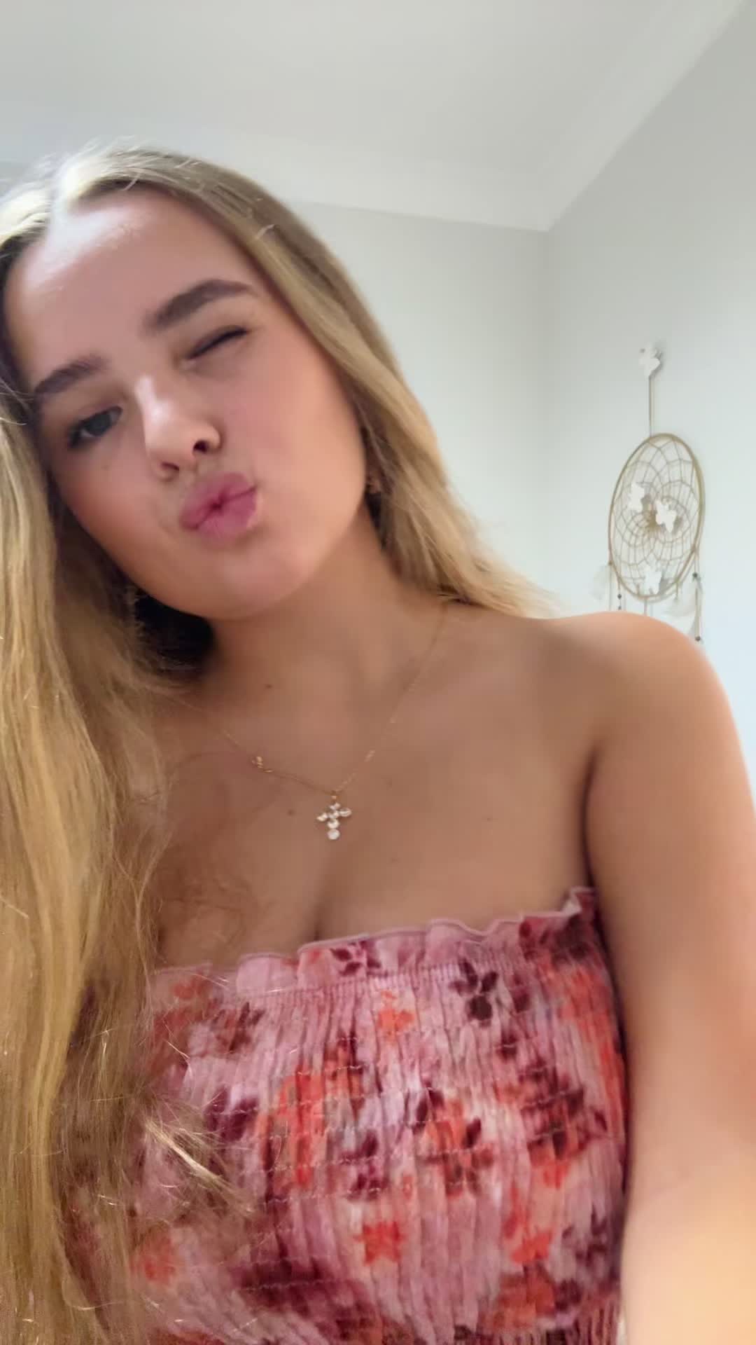 @★𝐞𝐬𝐭𝐞𝐥𝐚 𝐦𝐞𝐝𝐢𝐧𝐚★