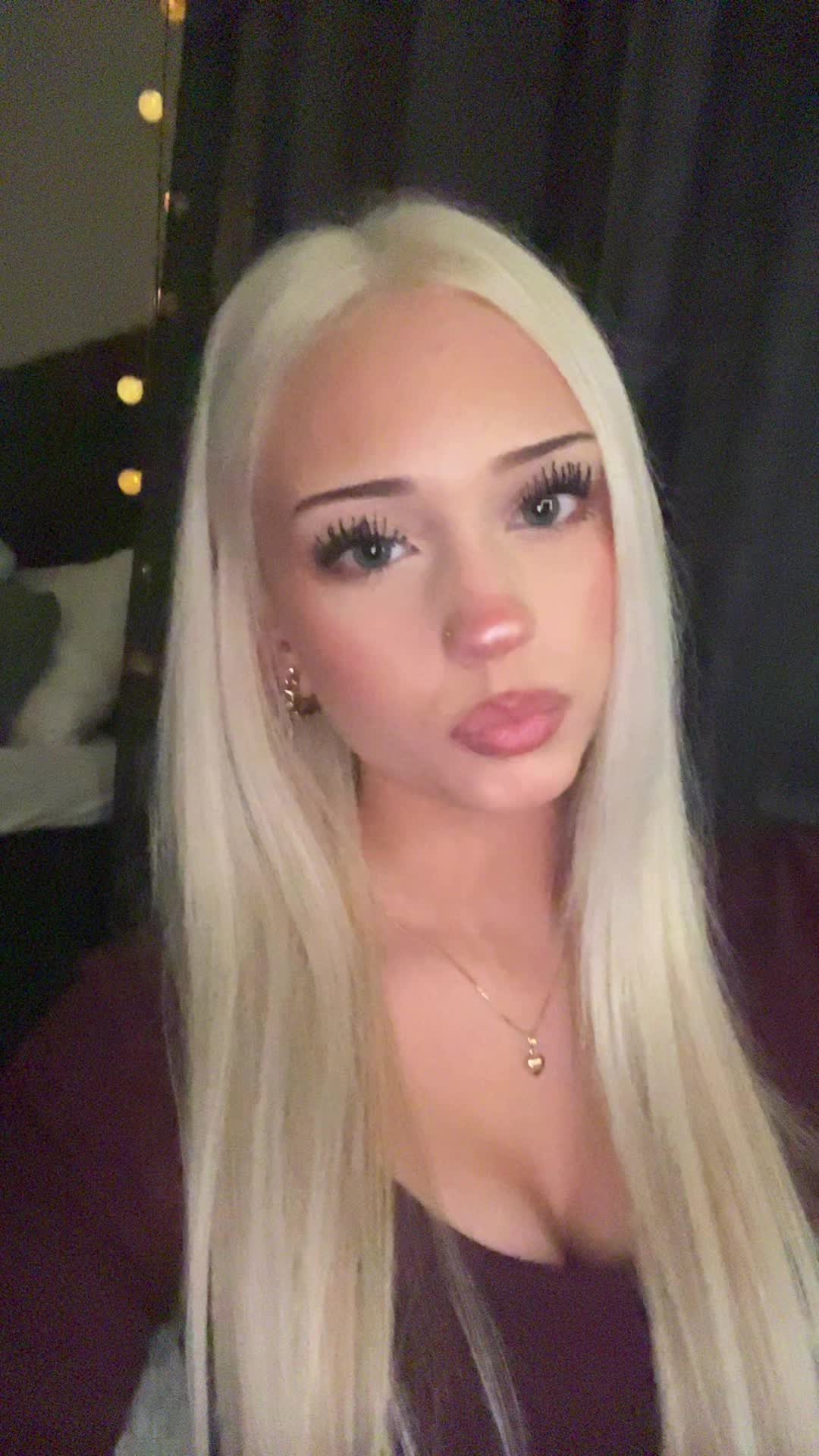 @⃟