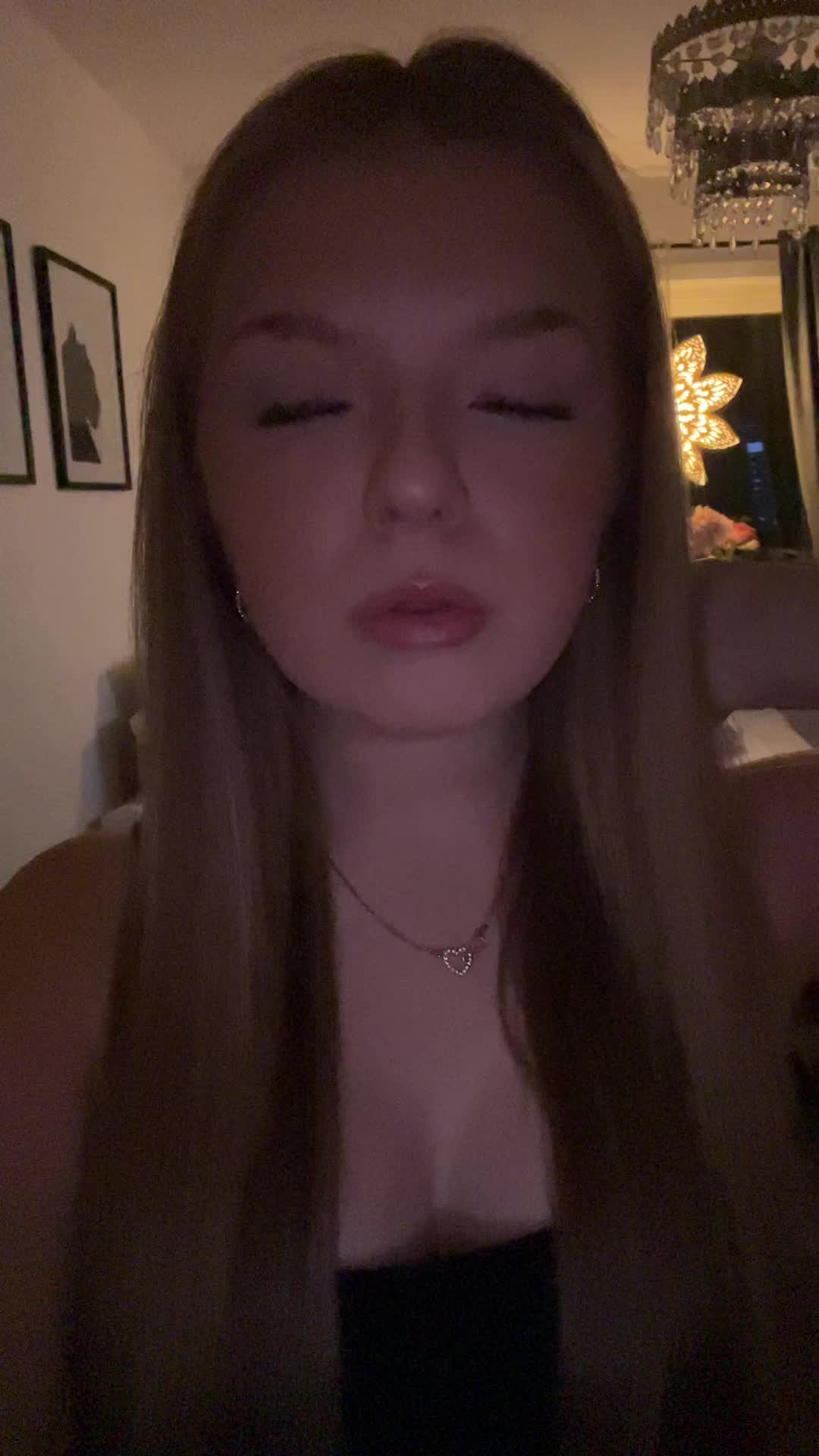 @ℰ𝓂𝒾𝓁𝒾𝒶ℒ𝒶𝓇𝓈𝓈ℴ𝓃