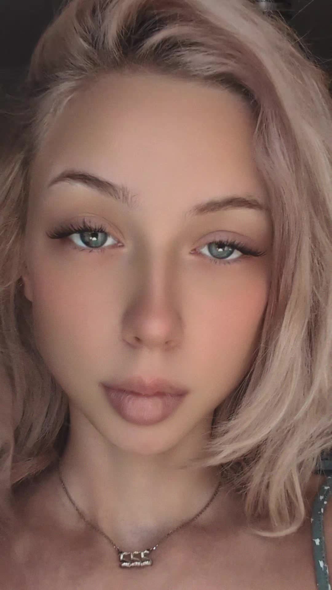 @Sonyaxox