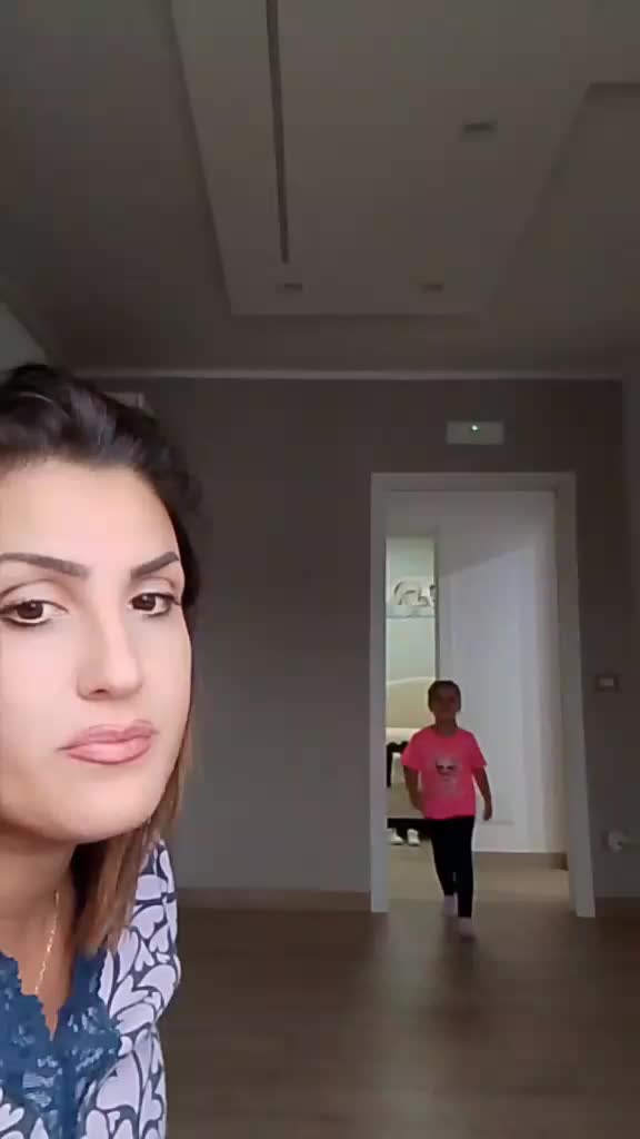 @Sabrina Crispo