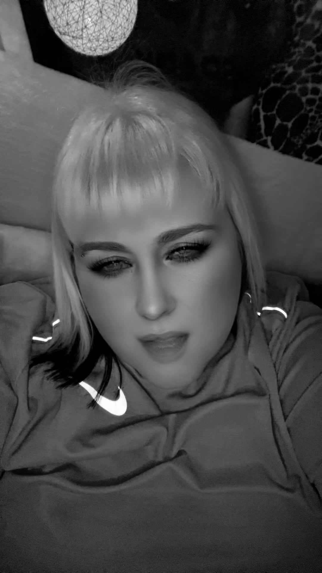 @💕Nikkiqueenpositvity 🏳️&zwj;🌈💕