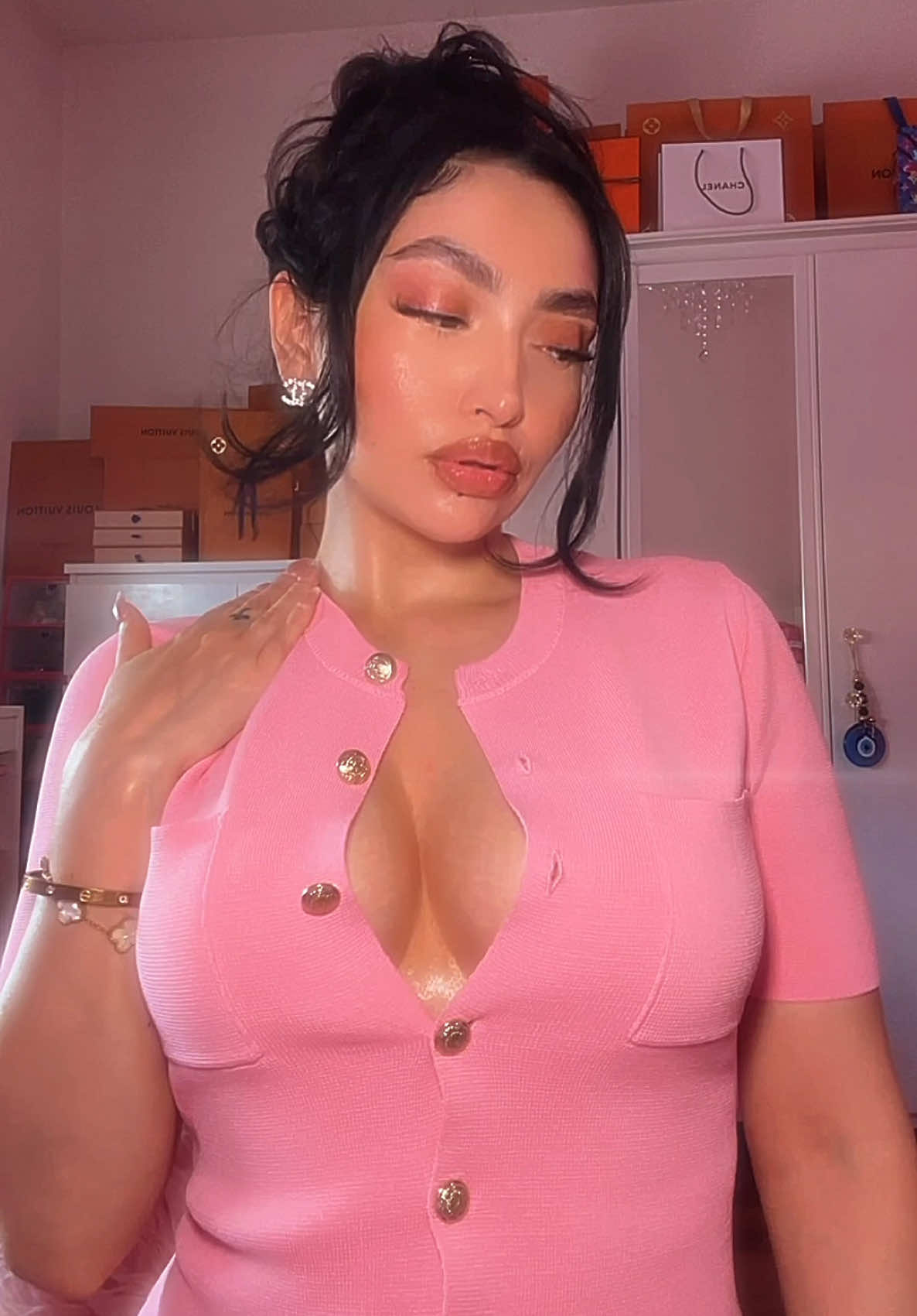 @ℳ𝒾𝒸𝒽𝑒𝓁𝓁𝑒 𝜗𝜚