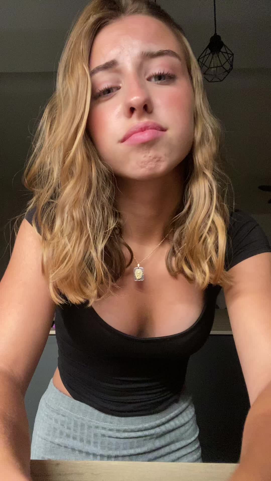 @vaaaleersss._