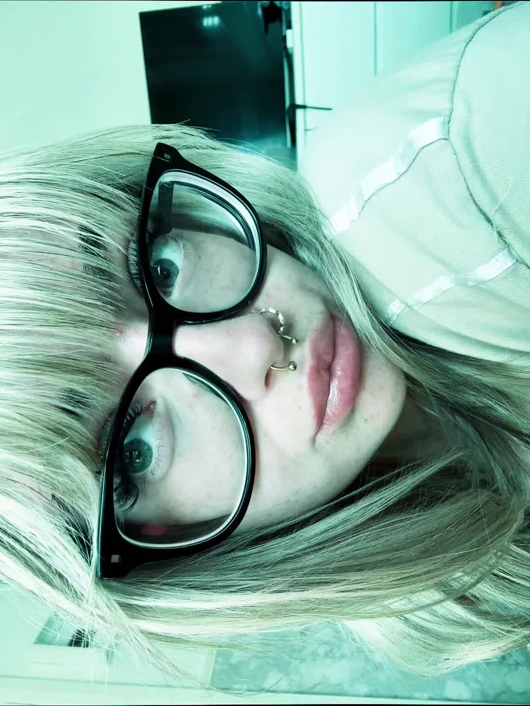 @btchesbrokenblondie 🩵