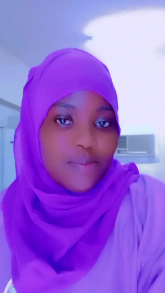 @aisha 🩵🤍🫰