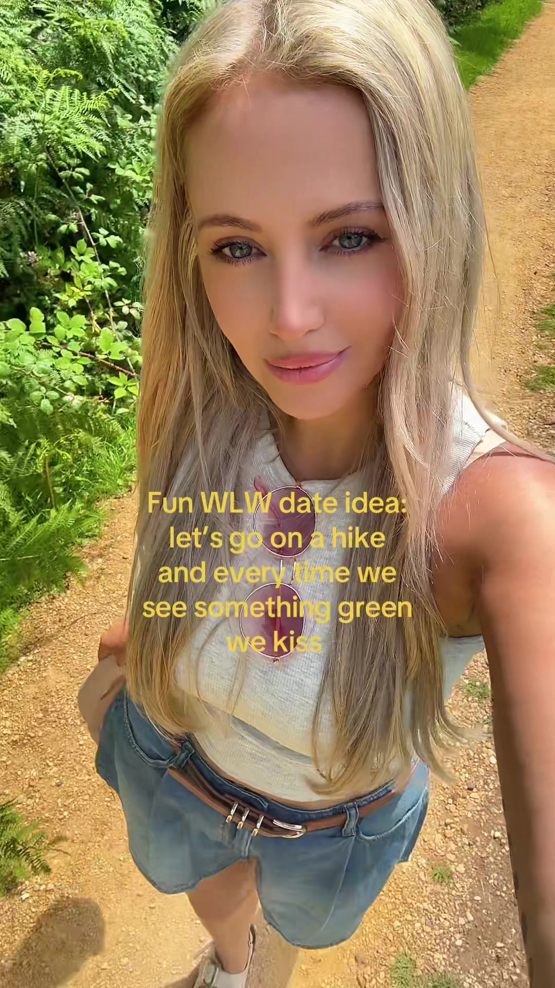 @Lisa J Evans sapphic author ⚢