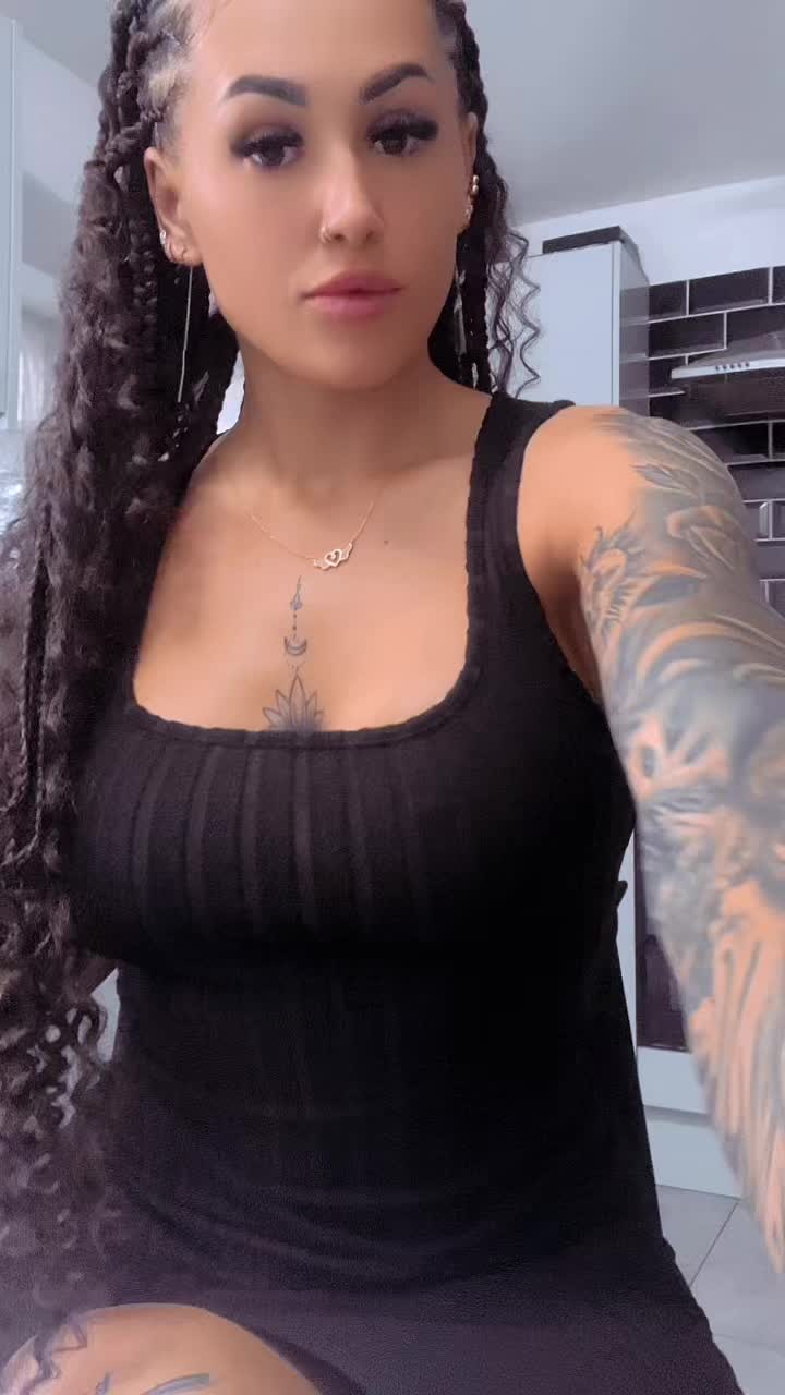 @🖤Valentina 🦂