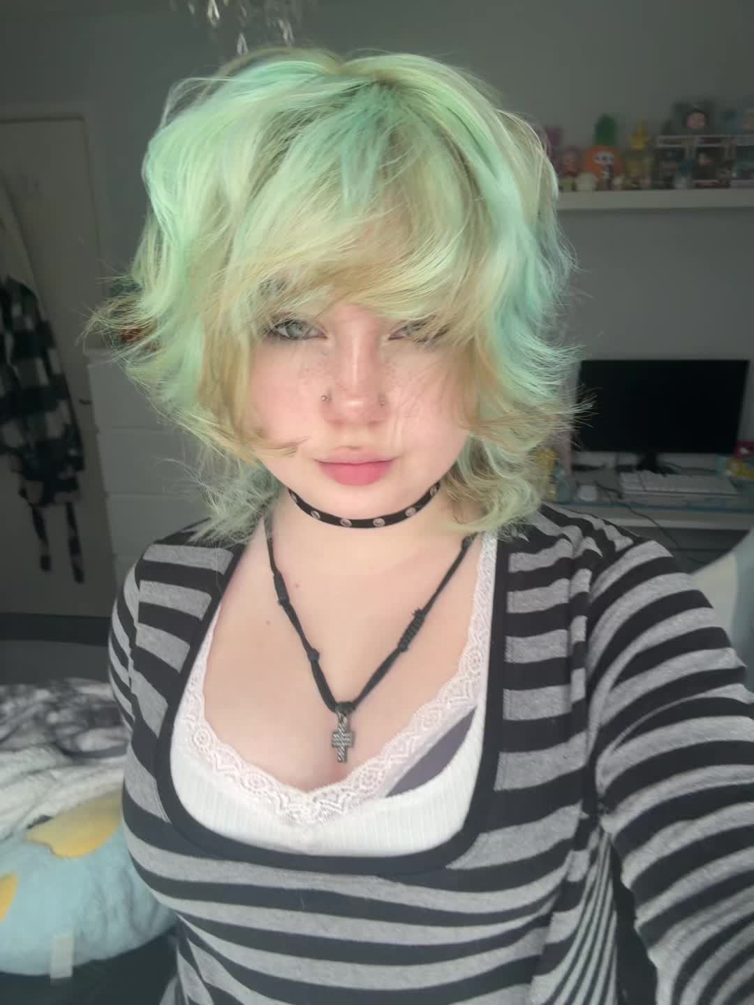 @hotcrazyandfree