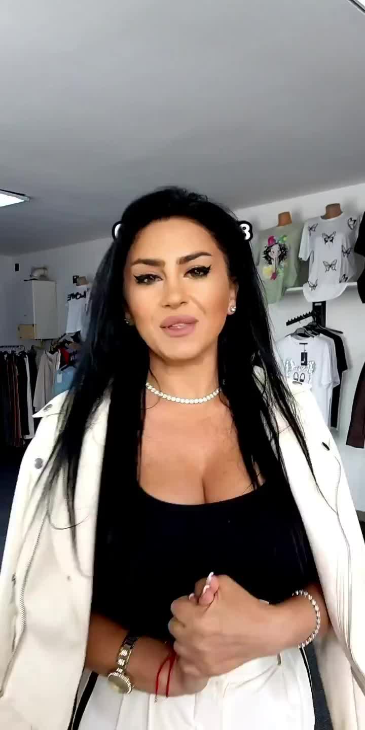 @Anisia