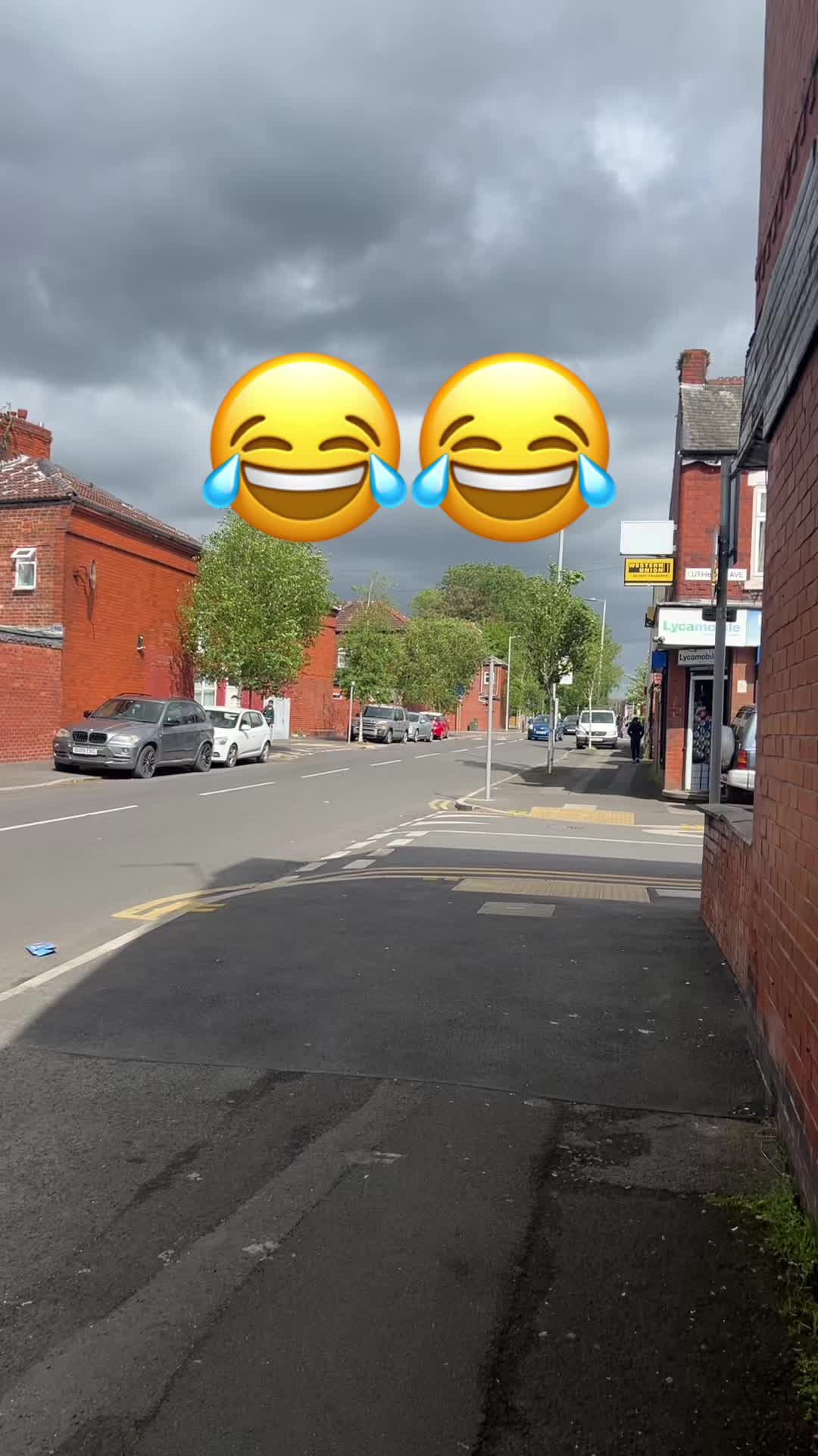 @UK 🇬🇧