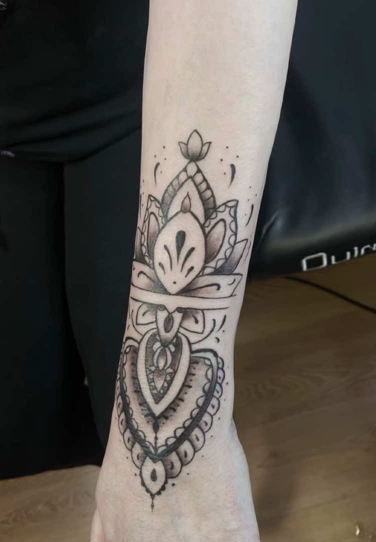 @inaratattoo