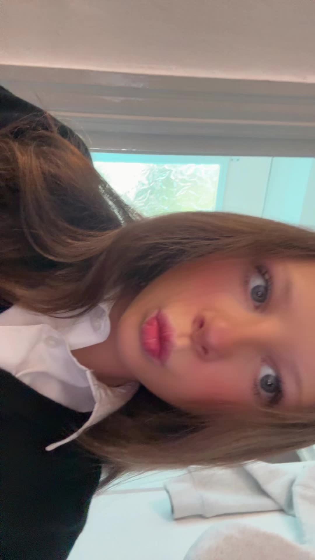 @amelia12
