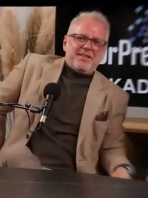 @Kőszegi Andr&aacute;s m&aacute;rkatan&aacute;csad&oacute;