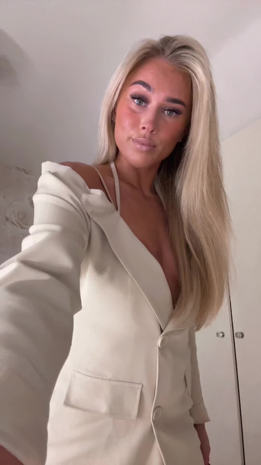 @𝐁𝐫𝐨𝐨𝐤𝐞𝐥𝐲𝐧𝐰𝐞𝐥𝐥𝐬