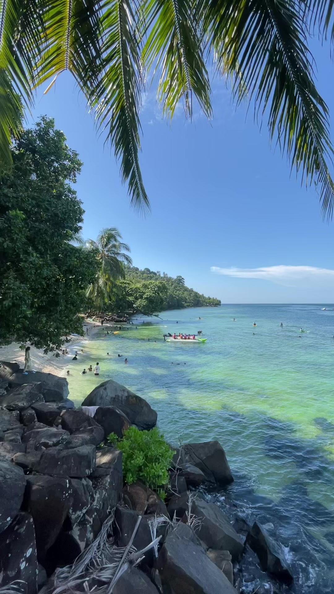 @lemukutan_island
