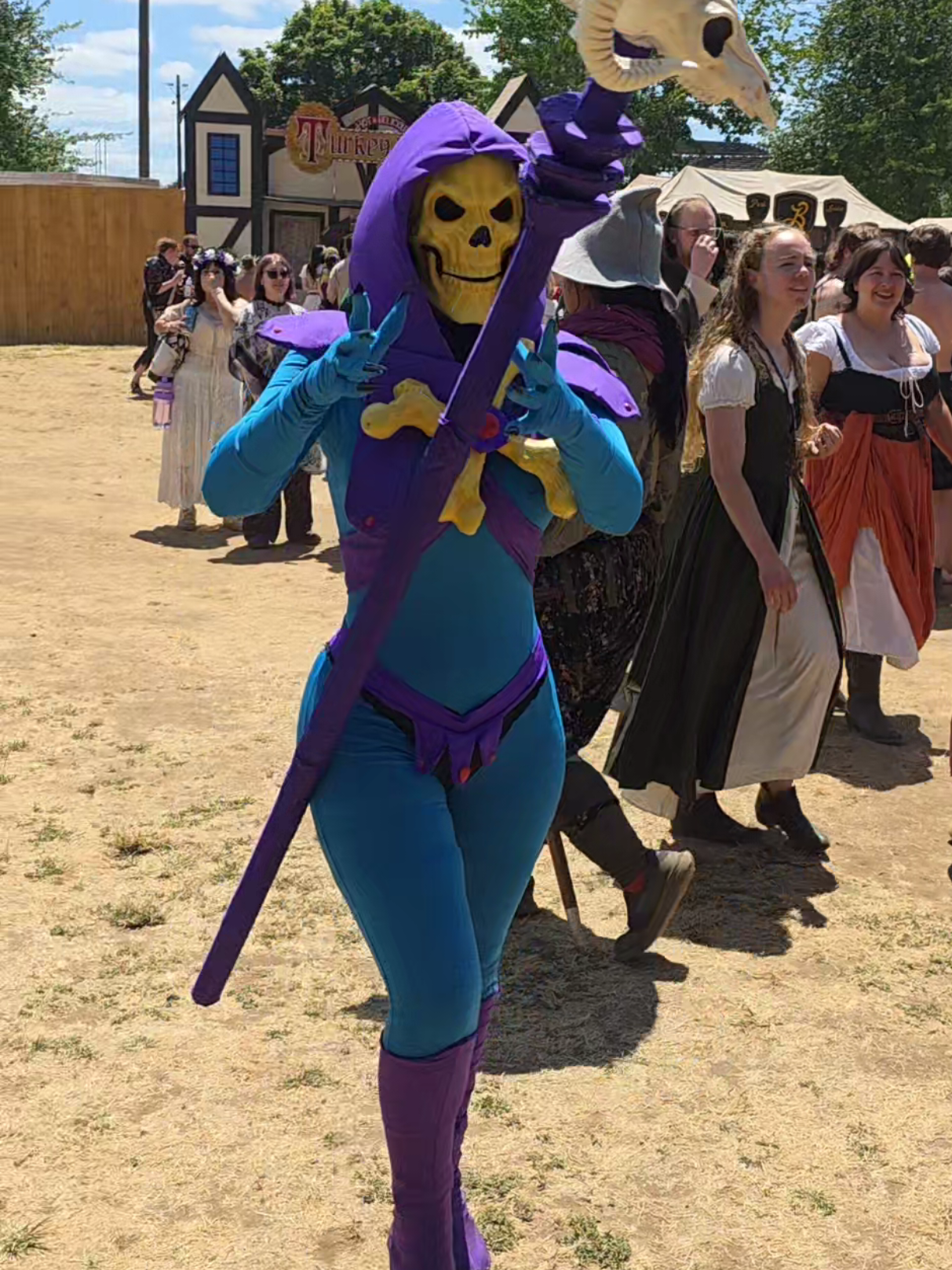 @DawnFrostCosplay