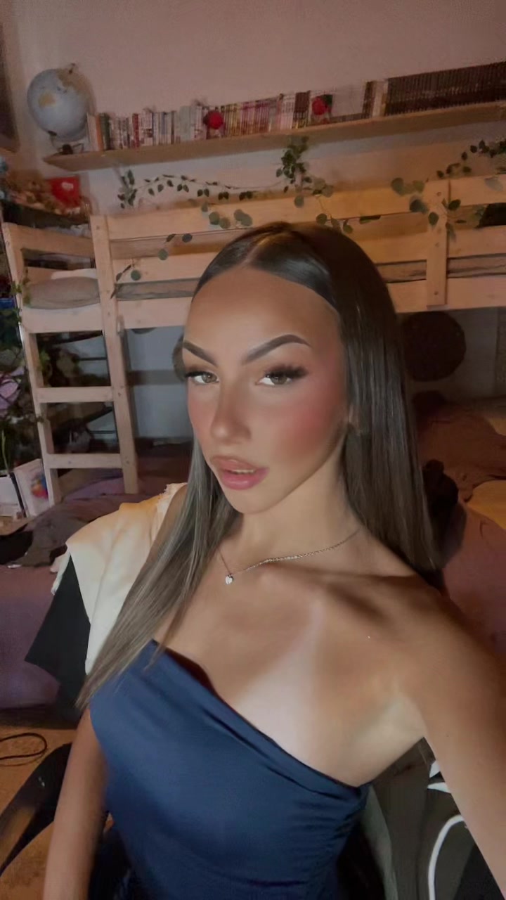 @🦋