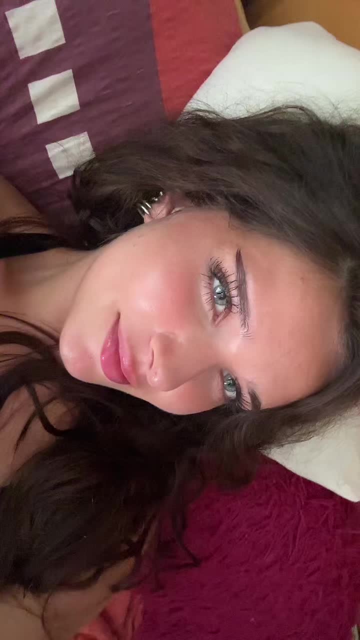 @lívia