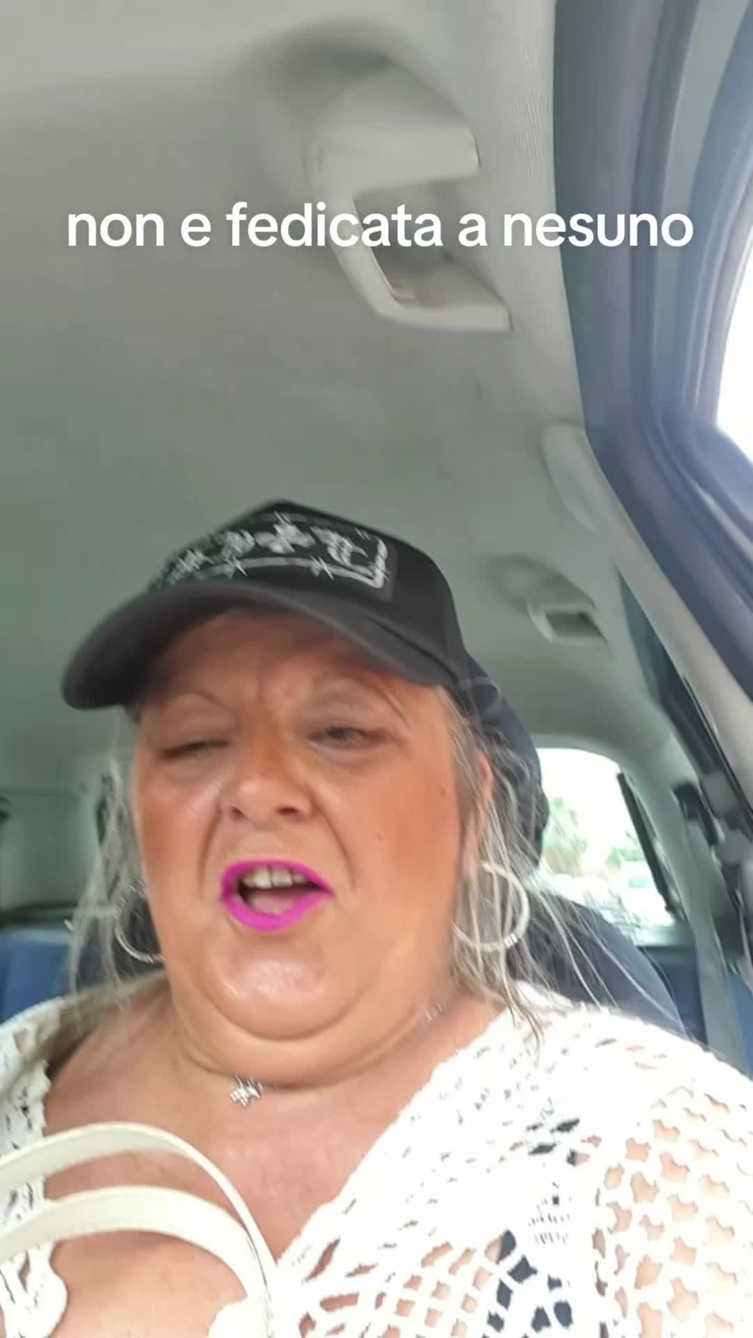 @angela bella bionda pazzerella