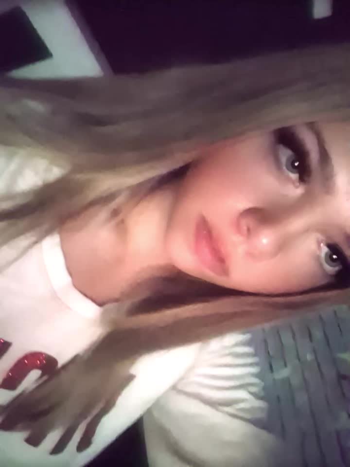 @🪽👱♀️