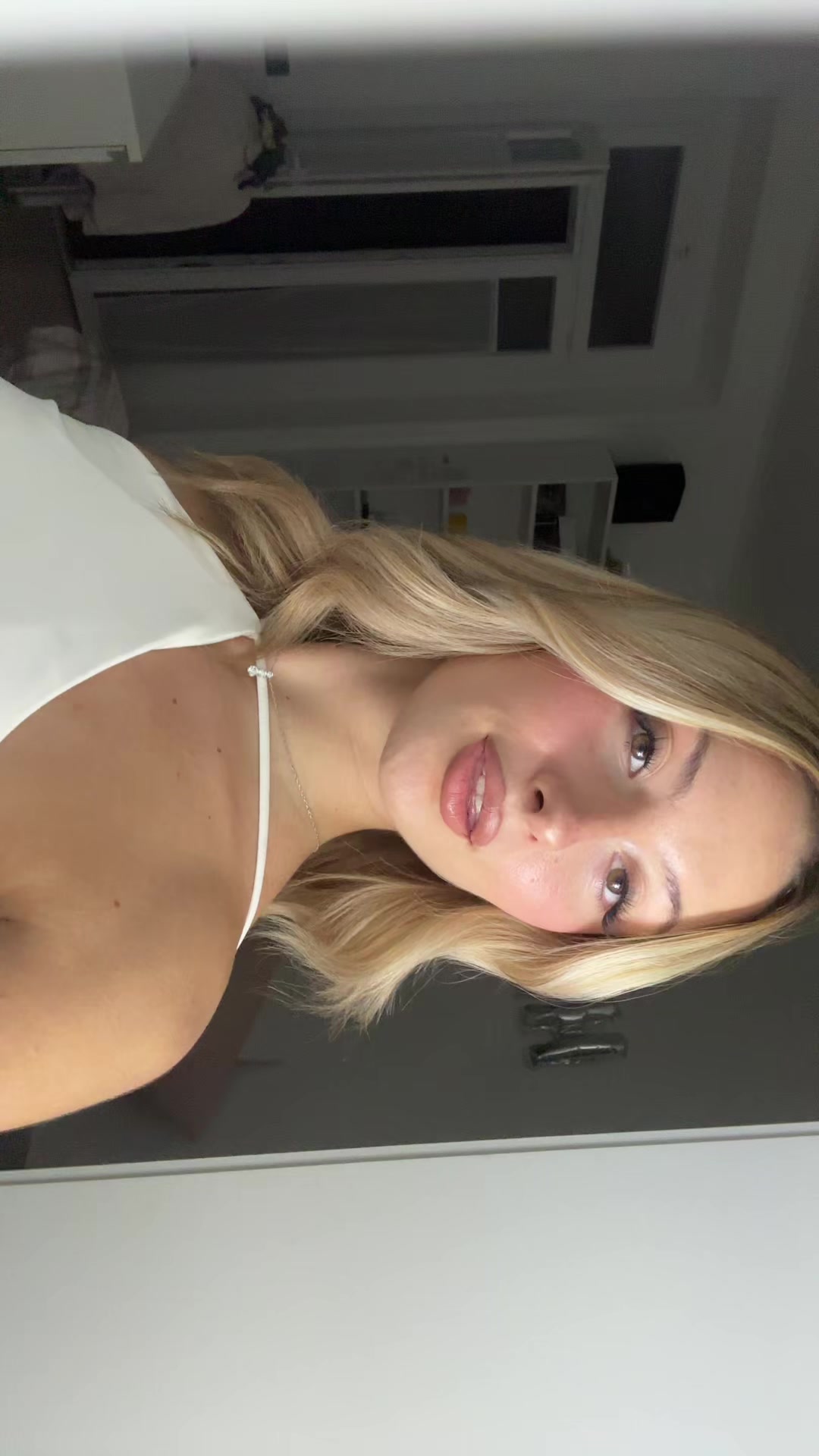 @👩🏼