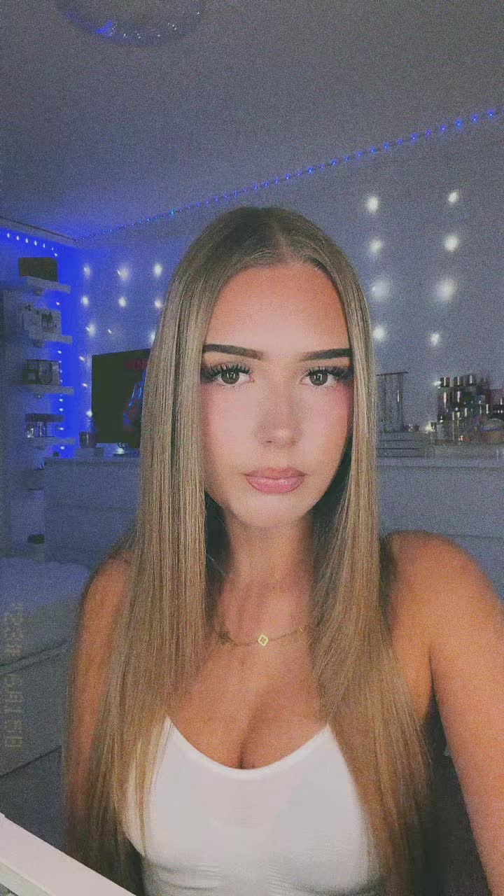 @𝐕𝐚𝐧𝐞𝐬𝐬𝐚