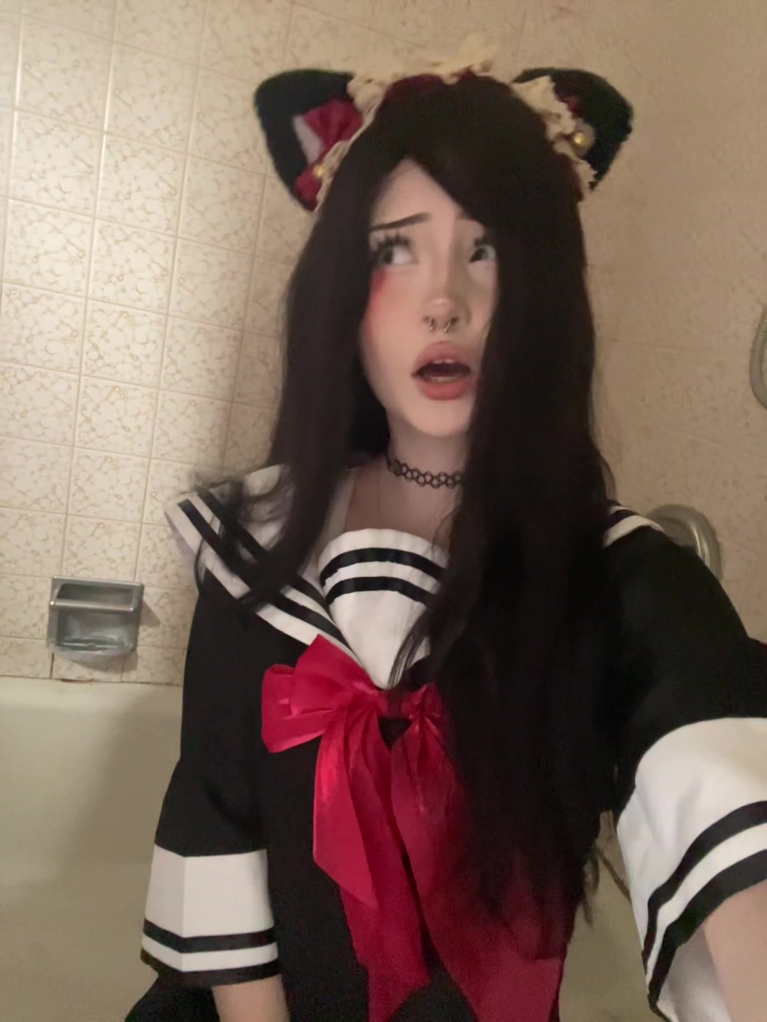 @Ellliee
