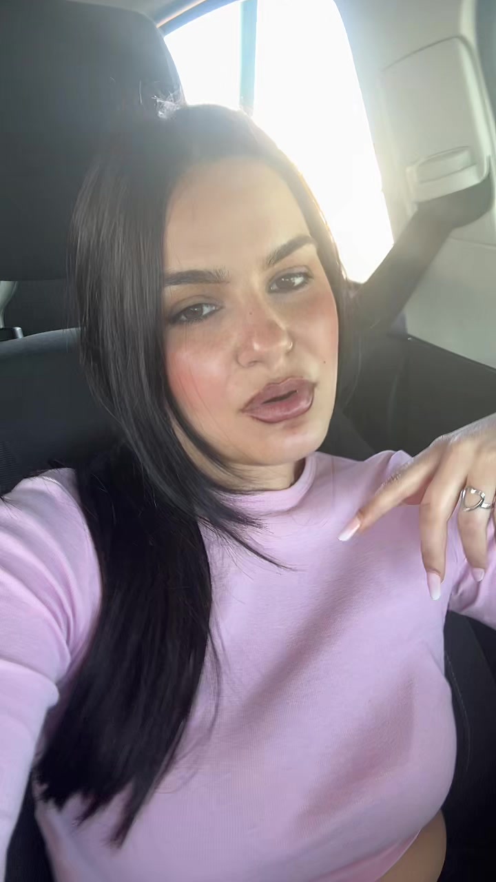 @𝑨𝑵𝑵𝑨 𝑴𝑨𝑵𝑬𝑳𝑳𝑰