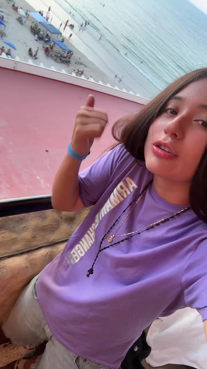 @￼