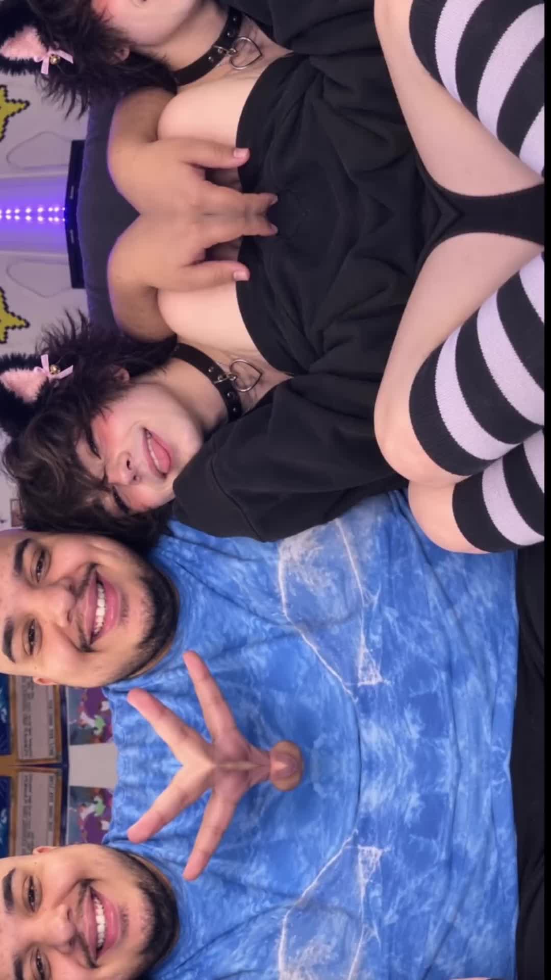 @Hot3Sky27